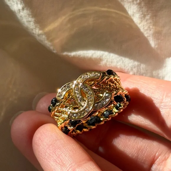 Beautiful Chanel Gold and Black Chain Ring - Picture 13 of 16
